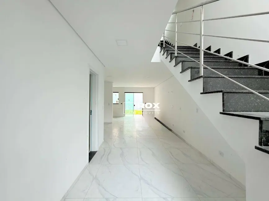 Sobrado com 3 quartos à venda, 230m2 em Santa Cândida, Curitiba - PR - imagem 5 Foto 5 de Sobrado com 3 quartos à venda, 230m2 em Santa Cândida, Curitiba - PR