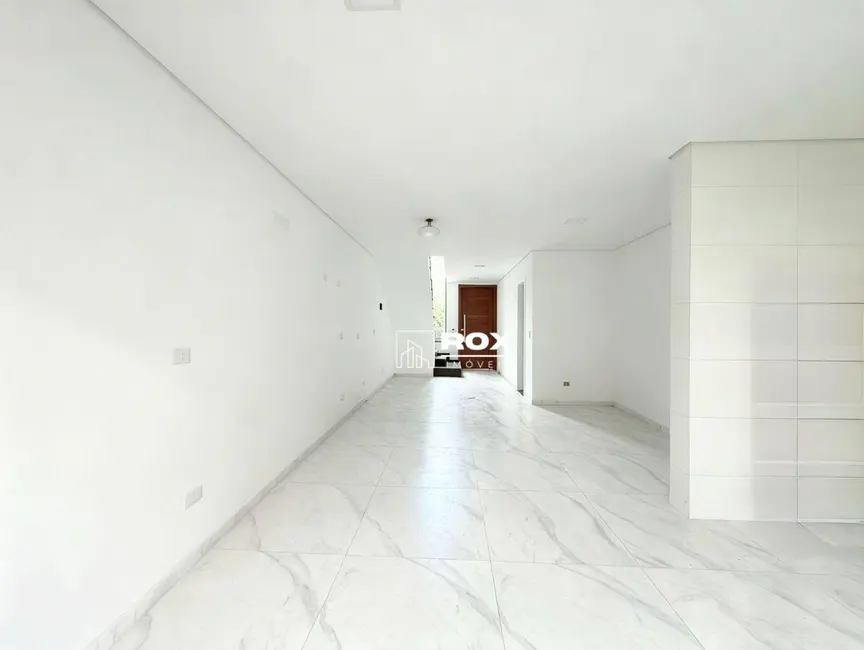 Sobrado com 3 quartos à venda, 230m2 em Santa Cândida, Curitiba - PR - imagem 2 Foto 2 de Sobrado com 3 quartos à venda, 230m2 em Santa Cândida, Curitiba - PR