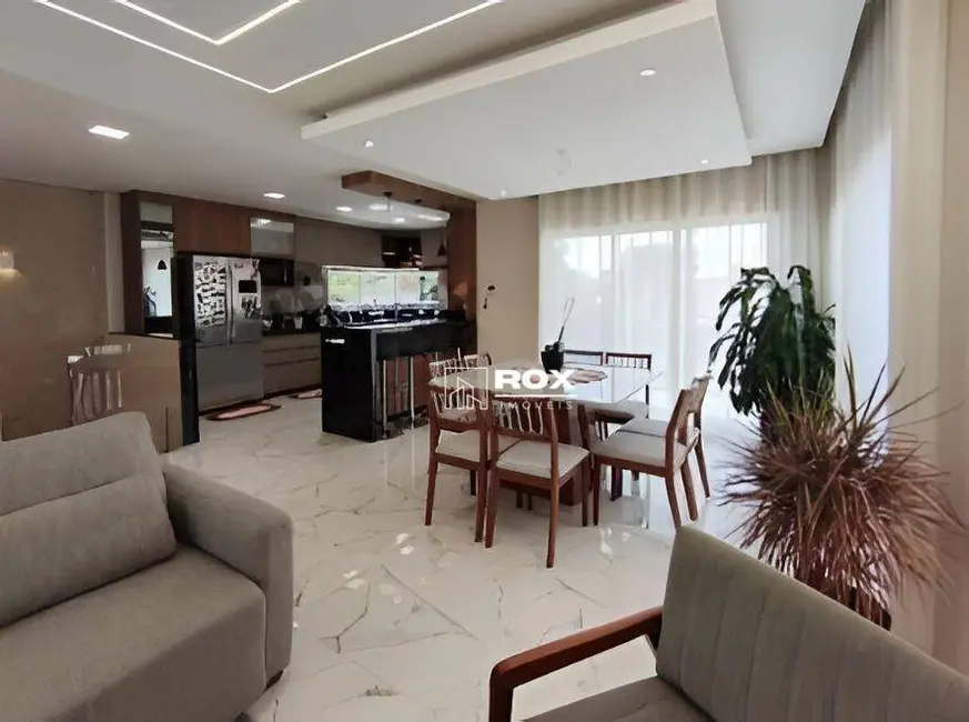 Foto 3 de Casa com 4 quartos à venda, 372m2 em Xaxim, Curitiba - PR