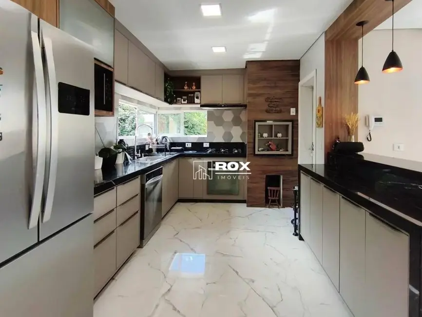 Foto 2 de Casa com 4 quartos à venda, 372m2 em Xaxim, Curitiba - PR