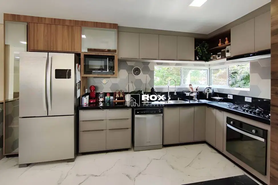 Foto 4 de Casa com 4 quartos à venda, 372m2 em Xaxim, Curitiba - PR