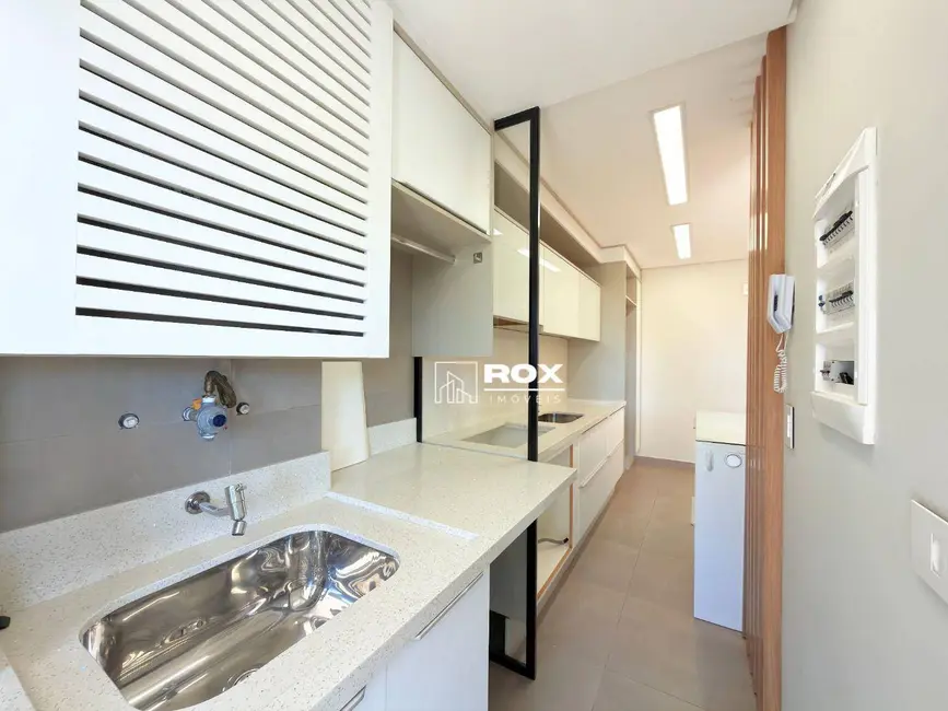 Apartamento com 3 quartos à venda, 169m2 em Cabral, Curitiba - PR - imagem 8 Foto 8 de Apartamento com 3 quartos à venda, 169m2 em Cabral, Curitiba - PR