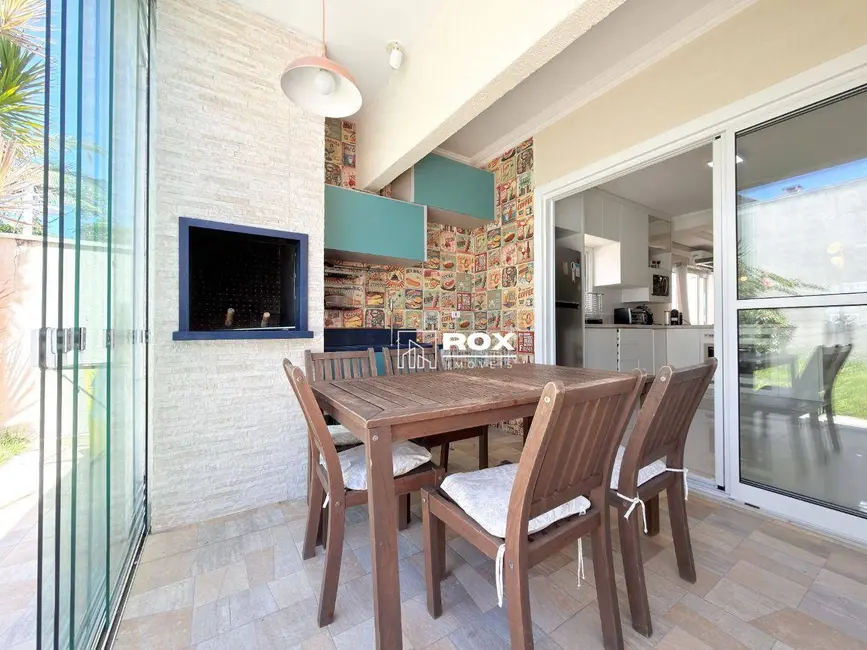 Foto 6 de Casa com 4 quartos à venda, 360m2 em Pontal Do Parana - PR