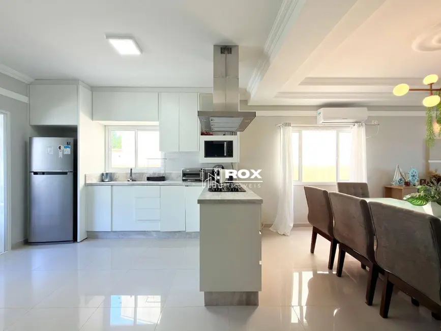 Foto 9 de Casa com 4 quartos à venda, 360m2 em Pontal Do Parana - PR