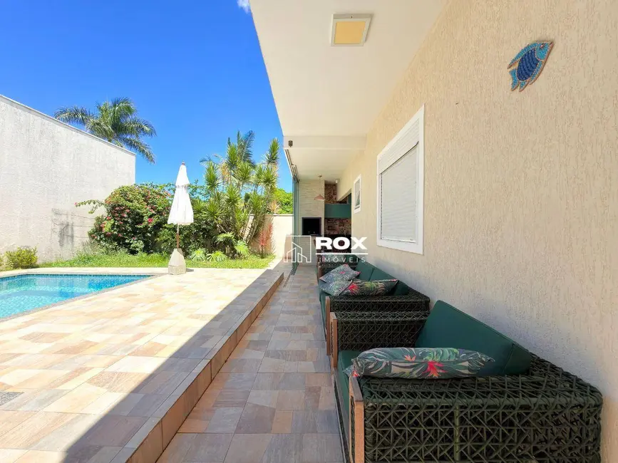 Foto 7 de Casa com 4 quartos à venda, 360m2 em Pontal Do Parana - PR