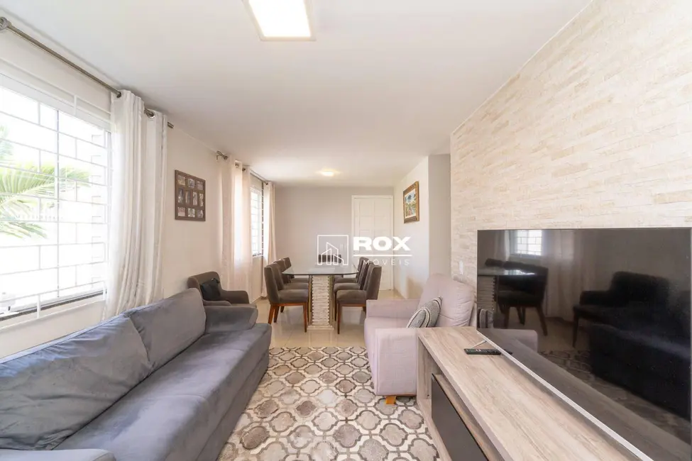 Foto 2 de Casa com 4 quartos à venda, 300m2 em Cajuru, Curitiba - PR