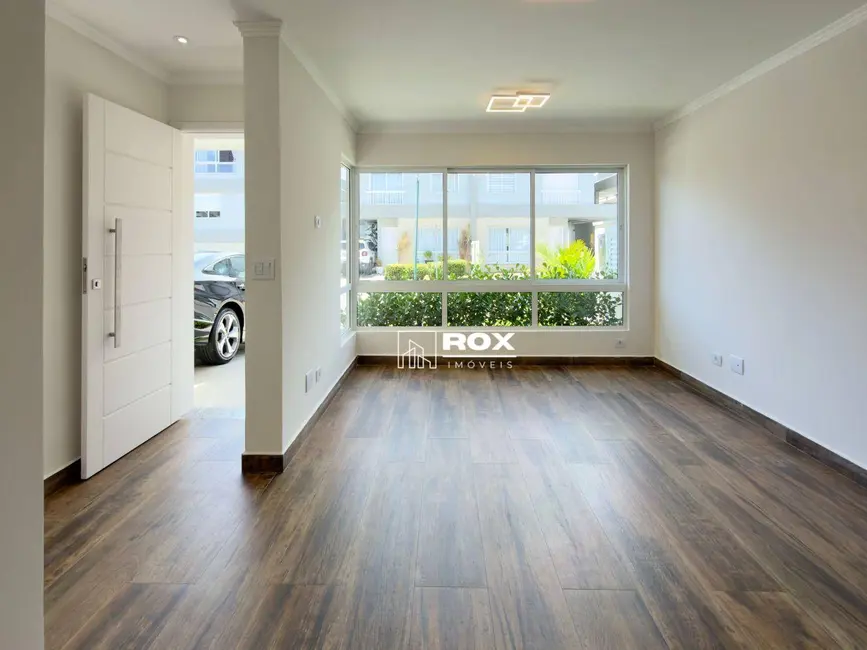 Foto 3 de Casa de Condomínio com 3 quartos para alugar, 116m2 em Santa Cândida, Curitiba - PR