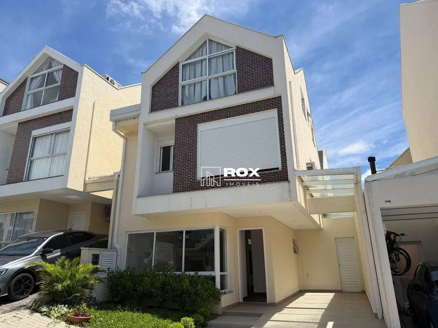 Foto 1 de Casa de Condomínio com 3 quartos para alugar, 116m2 em Santa Cândida, Curitiba - PR