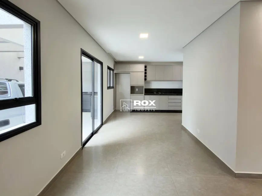 Foto 4 de Sobrado com 3 quartos para alugar, 140m2 em Butiatuvinha, Curitiba - PR