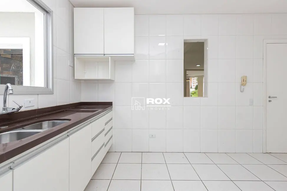 Casa de Condomínio com 3 quartos para alugar, 316m2 em Santo Inácio, Curitiba - PR - imagem 9 Foto 9 de Casa de Condomínio com 3 quartos para alugar, 316m2 em Santo Inácio, Curitiba - PR