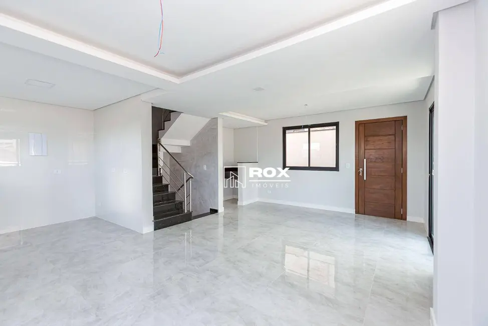 Foto 2 de Sobrado com 3 quartos à venda, 150m2 em Tingui, Curitiba - PR