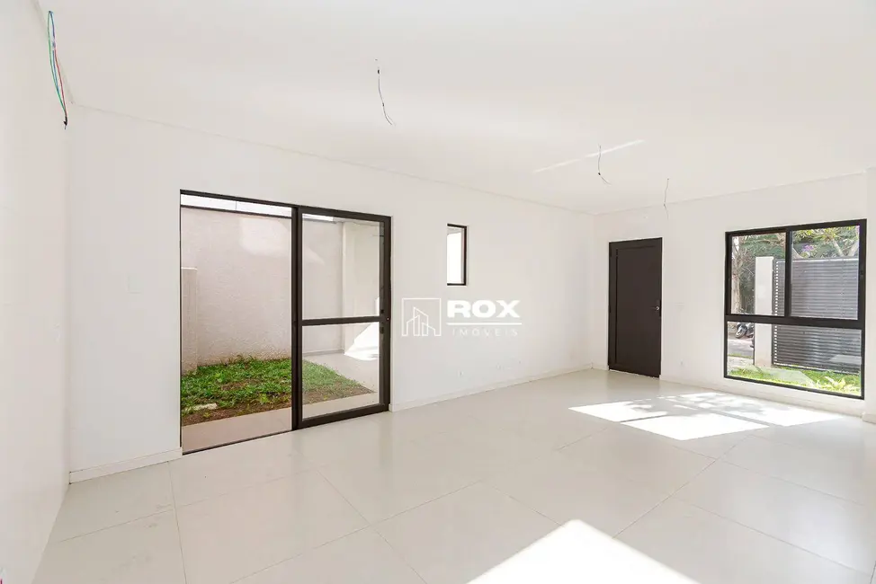 Foto 4 de Sobrado com 3 quartos à venda, 118m2 em Novo Mundo, Curitiba - PR