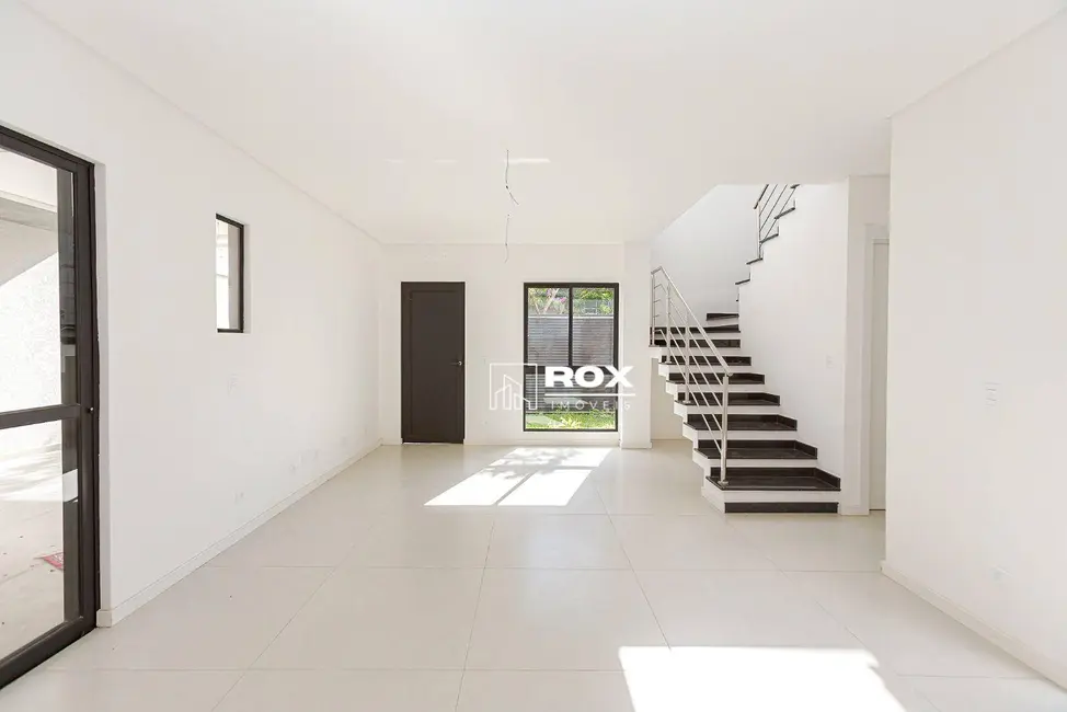 Foto 2 de Sobrado com 3 quartos à venda, 118m2 em Novo Mundo, Curitiba - PR