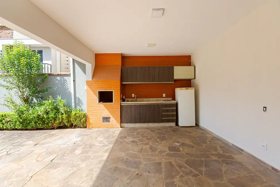 Foto 3 de Casa com 4 quartos para alugar, 784m2 em Hauer, Curitiba - PR