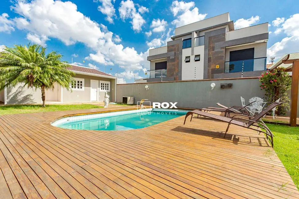 Foto 2 de Casa com 4 quartos para alugar, 784m2 em Hauer, Curitiba - PR