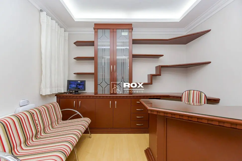 Foto 9 de Casa com 4 quartos para alugar, 784m2 em Hauer, Curitiba - PR