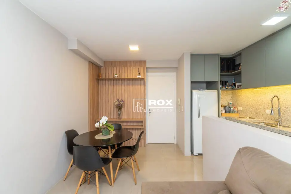 Foto 1 de Apartamento com 2 quartos para alugar, 52m2 em Capão Raso, Curitiba - PR