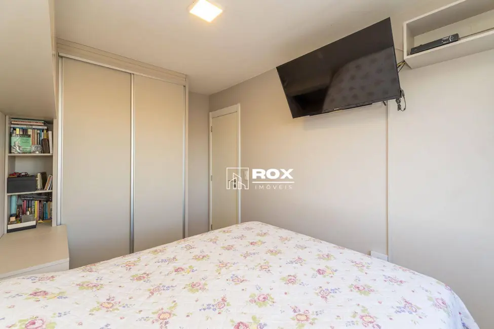 Foto 3 de Apartamento com 2 quartos para alugar, 52m2 em Capão Raso, Curitiba - PR