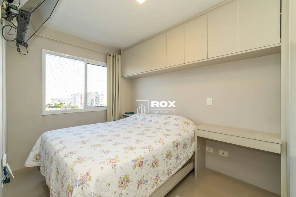 Foto 2 de Apartamento com 2 quartos para alugar, 52m2 em Capão Raso, Curitiba - PR