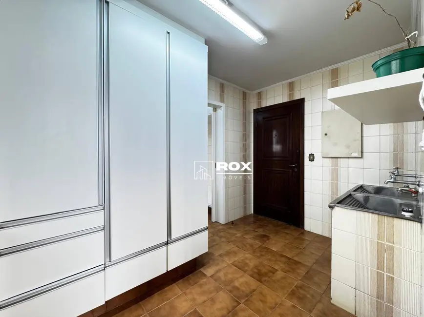 Foto 14 de Apartamento com 3 quartos para alugar, 250m2 em Batel, Curitiba - PR