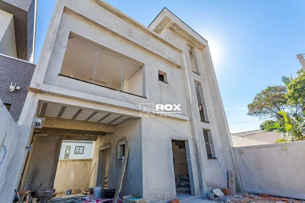Foto 3 de Sobrado com 3 quartos à venda, 120m2 em Lindóia, Curitiba - PR