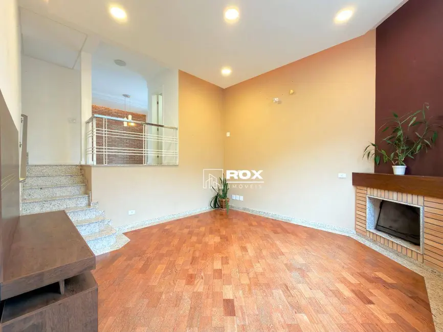 Foto 2 de Casa com 4 quartos à venda, 208m2 em Vista Alegre, Curitiba - PR
