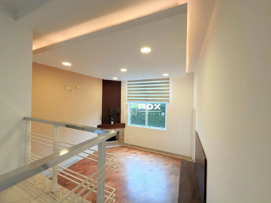 Foto 7 de Casa com 4 quartos à venda, 208m2 em Vista Alegre, Curitiba - PR