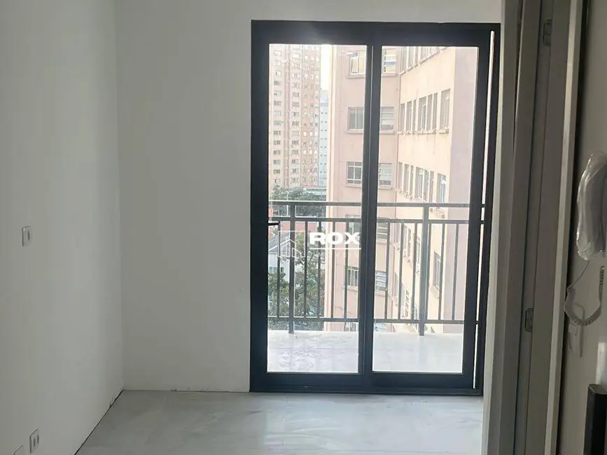 Kitnet com 1 quarto à venda, 21m2 em Centro, Curitiba - PR - imagem 4 Foto 4 de Kitnet com 1 quarto à venda, 21m2 em Centro, Curitiba - PR