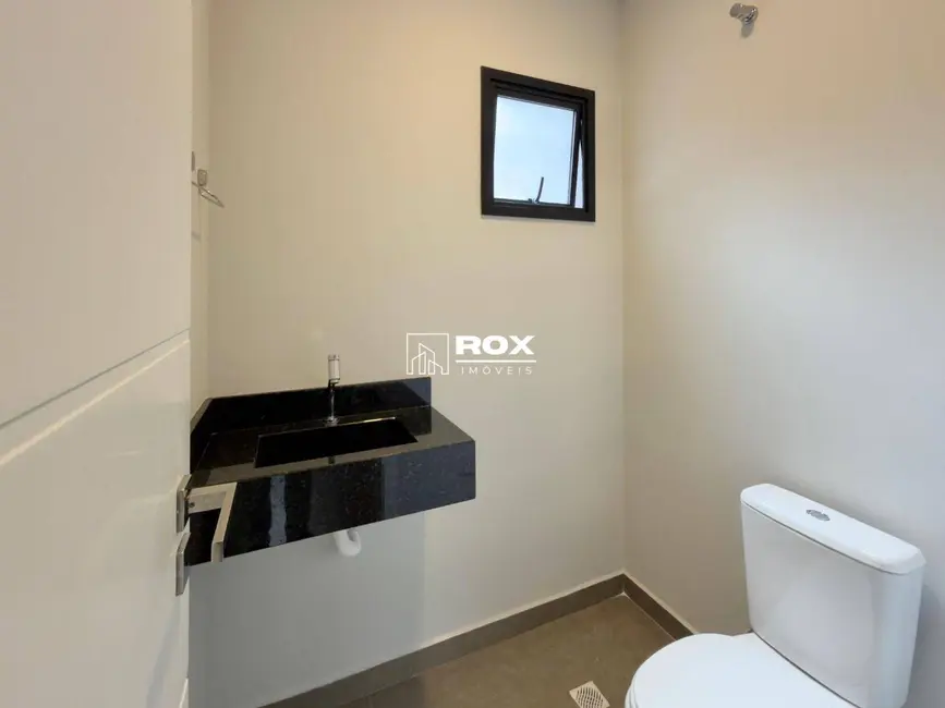 Sobrado com 3 quartos à venda, 140m2 em Butiatuvinha, Curitiba - PR - imagem 7 Foto 7 de Sobrado com 3 quartos à venda, 140m2 em Butiatuvinha, Curitiba - PR