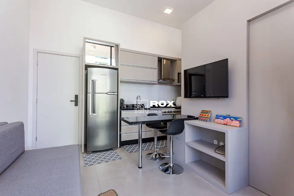 Kitnet com 1 quarto à venda, 59m2 em Centro, Curitiba - PR - imagem 3 Foto 3 de Kitnet com 1 quarto à venda, 59m2 em Centro, Curitiba - PR