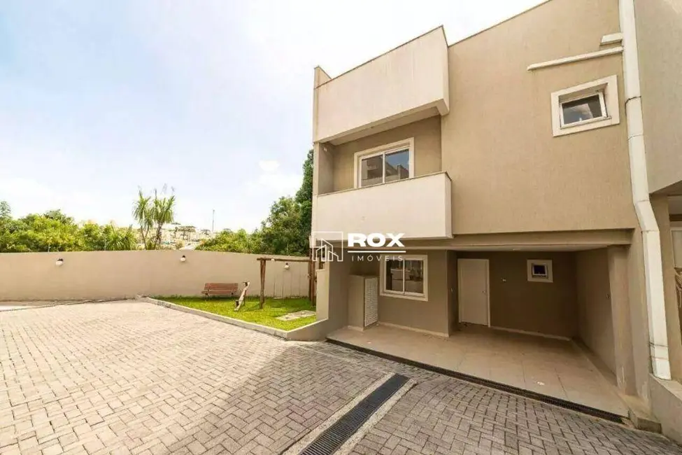 Foto 1 de Sobrado com 3 quartos para alugar, 170m2 em Campo Comprido, Curitiba - PR