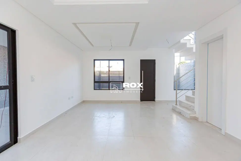 Sobrado com 3 quartos à venda, 142m2 em Uberaba, Curitiba - PR - imagem 9 Foto 9 de Sobrado com 3 quartos à venda, 142m2 em Uberaba, Curitiba - PR