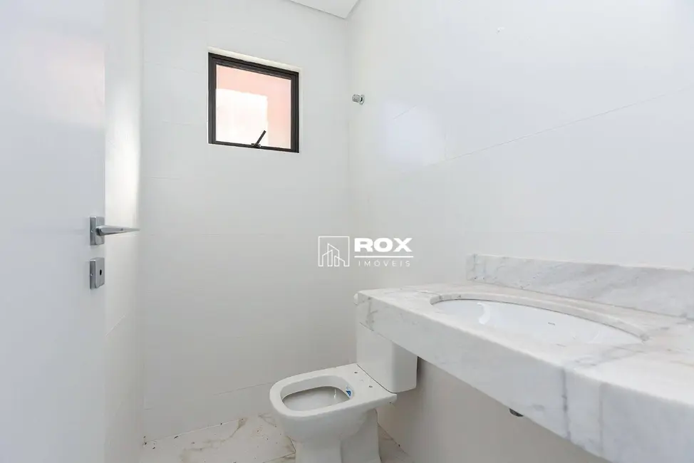 Sobrado com 3 quartos à venda, 142m2 em Uberaba, Curitiba - PR - imagem 8 Foto 8 de Sobrado com 3 quartos à venda, 142m2 em Uberaba, Curitiba - PR