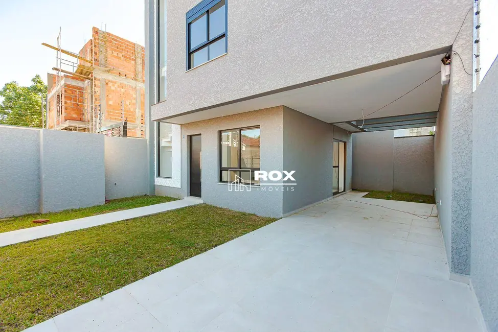 Sobrado com 3 quartos à venda, 142m2 em Uberaba, Curitiba - PR - imagem 1 Foto 1 de Sobrado com 3 quartos à venda, 142m2 em Uberaba, Curitiba - PR