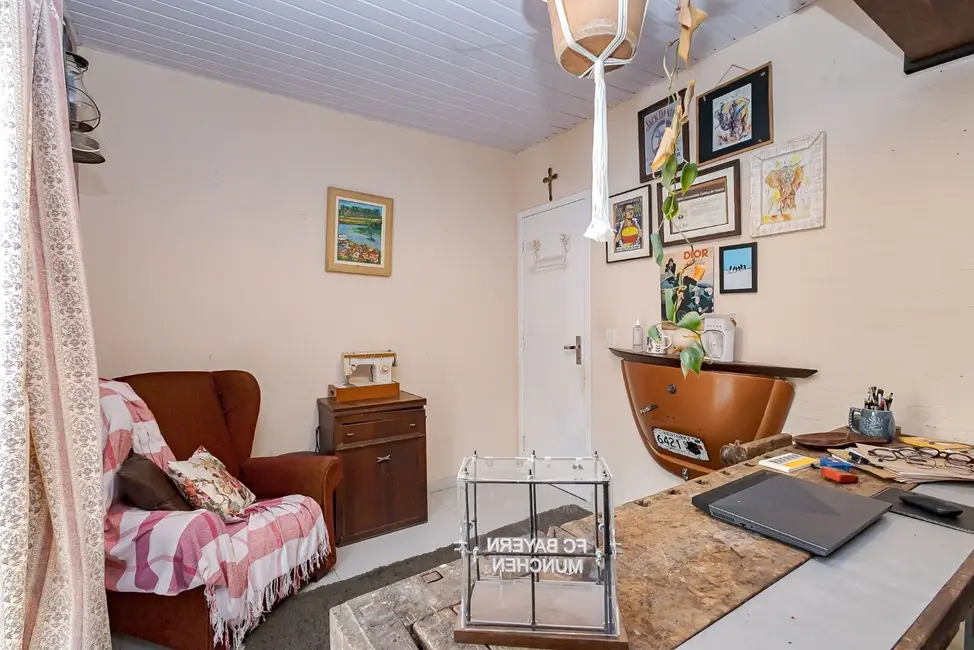 Foto 3 de Casa com 2 quartos à venda, 527m2 em São Lourenço, Curitiba - PR