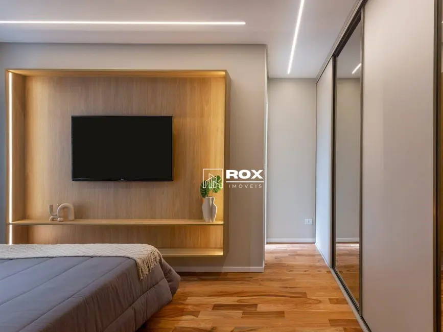 Apartamento com 3 quartos à venda, 131m2 em Cabral, Curitiba - PR - imagem 7 Foto 7 de Apartamento com 3 quartos à venda, 131m2 em Cabral, Curitiba - PR