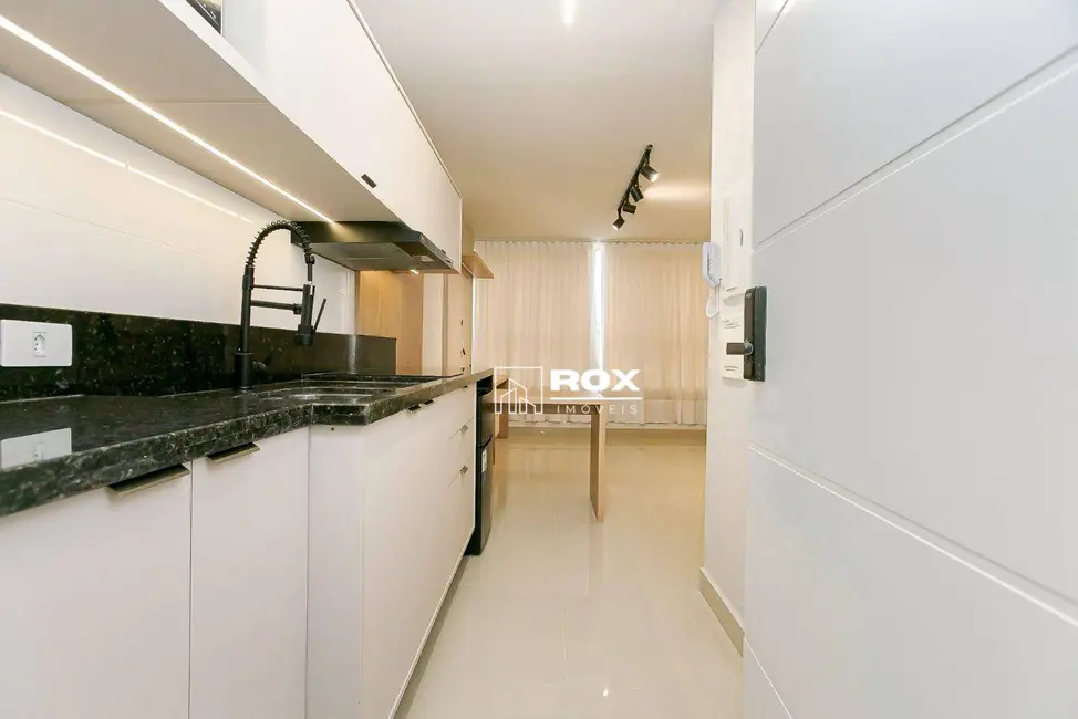 Foto 6 de Kitnet com 1 quarto para alugar, 32m2 em Centro, Curitiba - PR