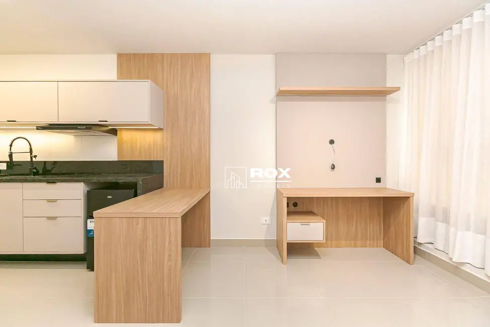 Foto 3 de Kitnet com 1 quarto para alugar, 32m2 em Centro, Curitiba - PR