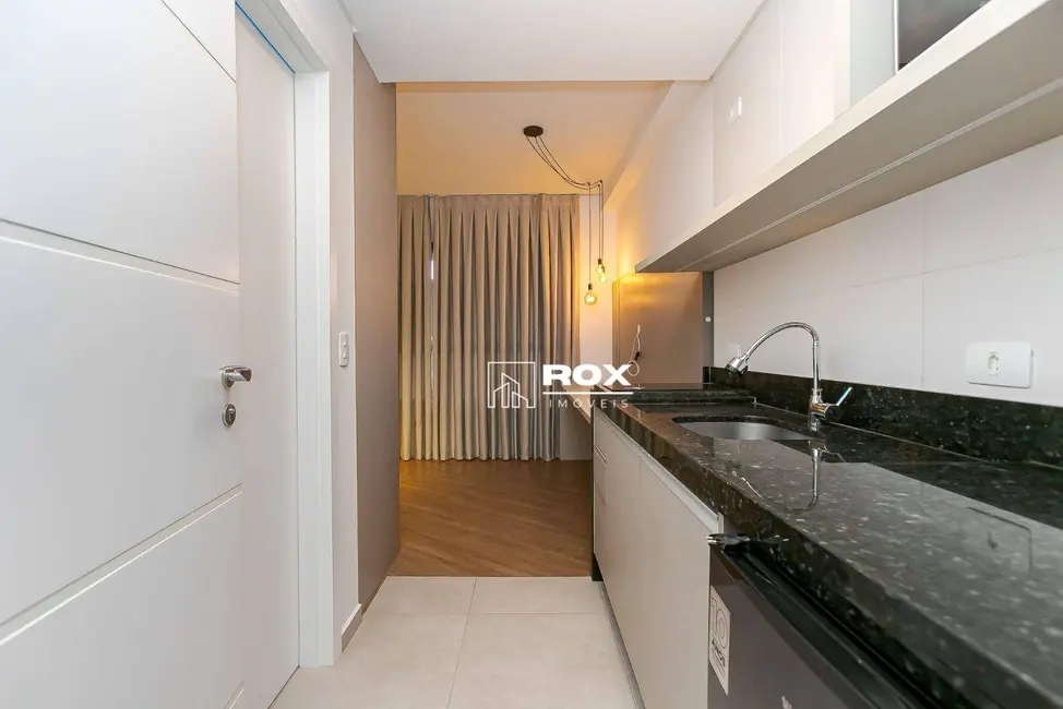 Foto 3 de Kitnet com 1 quarto para alugar, 32m2 em Rebouças, Curitiba - PR