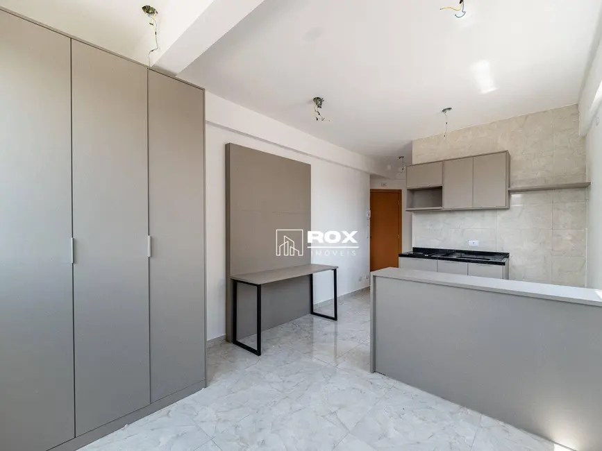 Foto 2 de Kitnet para alugar, 34m2 em Rebouças, Curitiba - PR