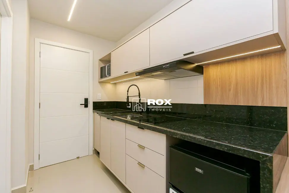 Kitnet com 1 quarto à venda, 32m2 em Centro, Curitiba - PR - imagem 5 Foto 5 de Kitnet com 1 quarto à venda, 32m2 em Centro, Curitiba - PR