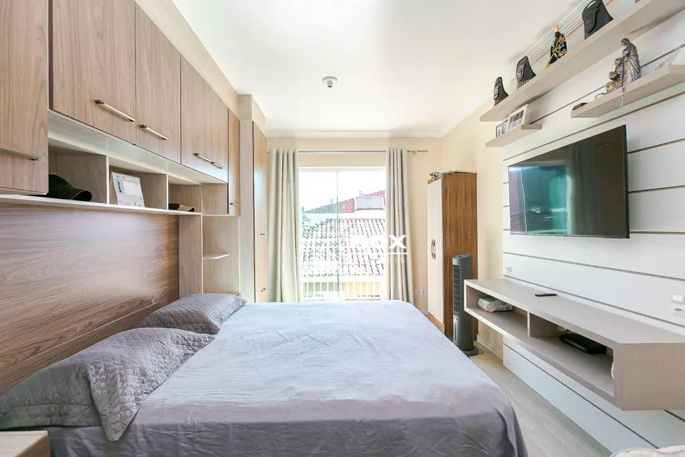 Sobrado com 3 quartos à venda, 134m2 em Cidade Industrial, Curitiba - PR - imagem 6 Foto 6 de Sobrado com 3 quartos à venda, 134m2 em Cidade Industrial, Curitiba - PR