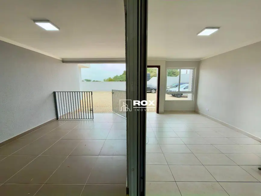 Foto 4 de Casa com 2 quartos para alugar, 140m2 em Butiatuvinha, Curitiba - PR