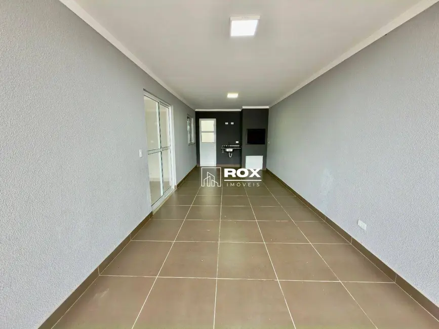 Foto 2 de Casa com 2 quartos para alugar, 140m2 em Butiatuvinha, Curitiba - PR