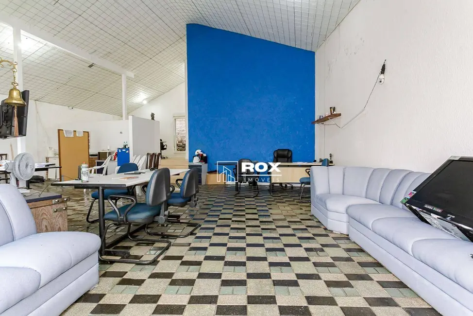Casa com 4 quartos para alugar, 1380m2 em Alto da Glória, Curitiba - PR - imagem 2 Foto 2 de Casa com 4 quartos para alugar, 1380m2 em Alto da Glória, Curitiba - PR