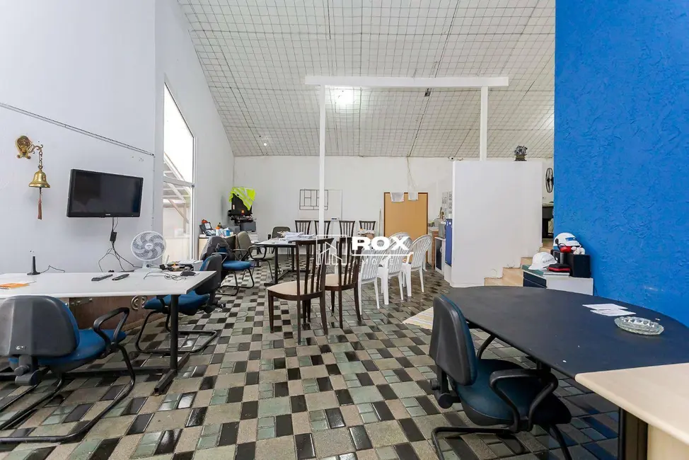 Casa com 4 quartos para alugar, 1380m2 em Alto da Glória, Curitiba - PR - imagem 3 Foto 3 de Casa com 4 quartos para alugar, 1380m2 em Alto da Glória, Curitiba - PR