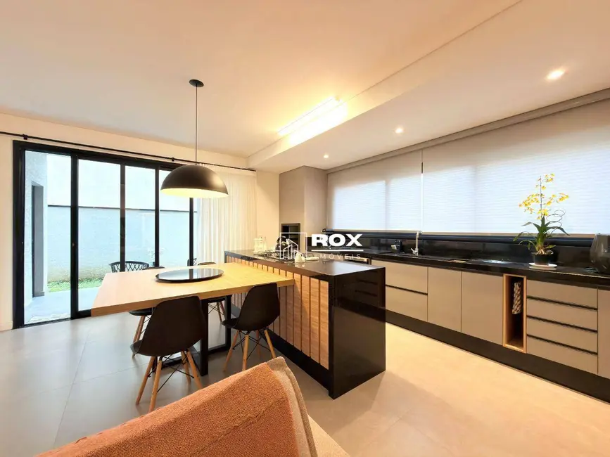 Casa de Condomínio com 3 quartos à venda, 172m2 em Santa Cândida, Curitiba - PR - imagem 6 Foto 6 de Casa de Condomínio com 3 quartos à venda, 172m2 em Santa Cândida, Curitiba - PR