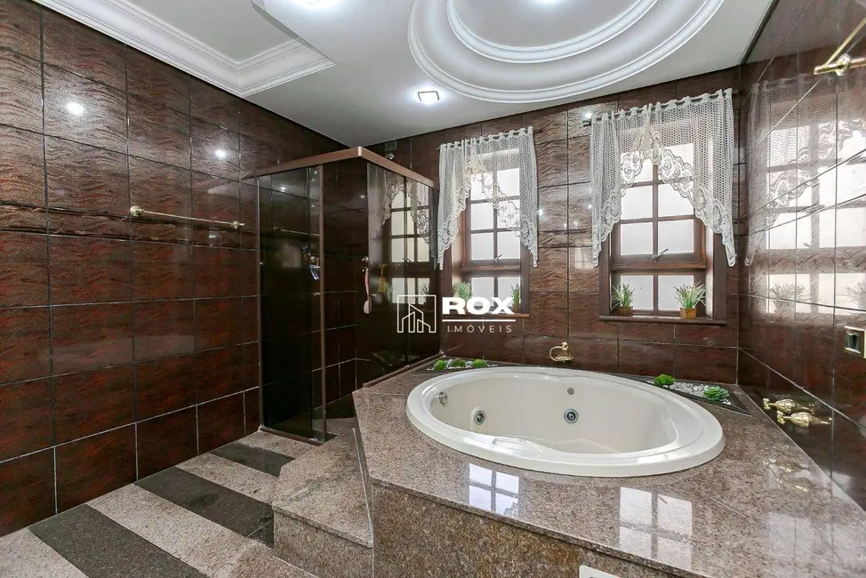 Foto 5 de Casa com 6 quartos à venda, 946m2 em Parolin, Curitiba - PR