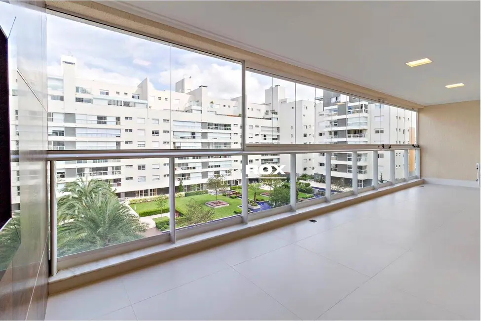 Foto 2 de Apartamento com 4 quartos à venda, 350m2 em Água Verde, Curitiba - PR