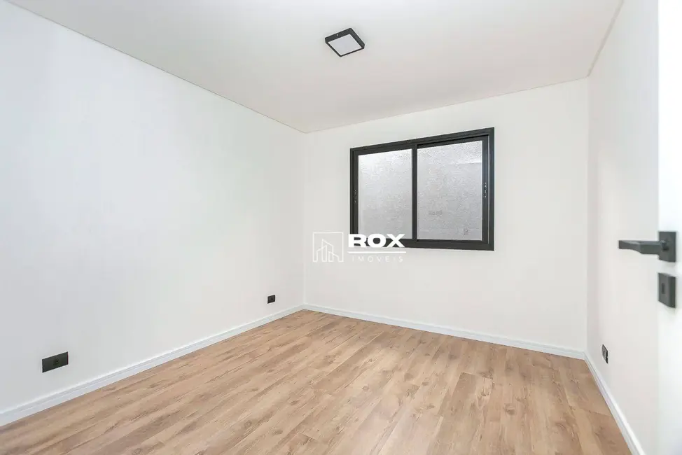 Sobrado com 3 quartos à venda, 145m2 em Atuba, Curitiba - PR - imagem 6 Foto 6 de Sobrado com 3 quartos à venda, 145m2 em Atuba, Curitiba - PR